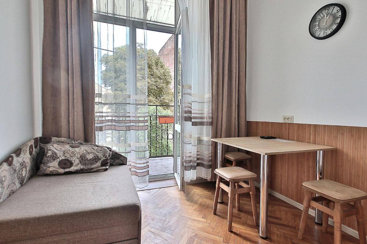 Buk Apartments On Doroshenka 29 Lviv Exterior photo