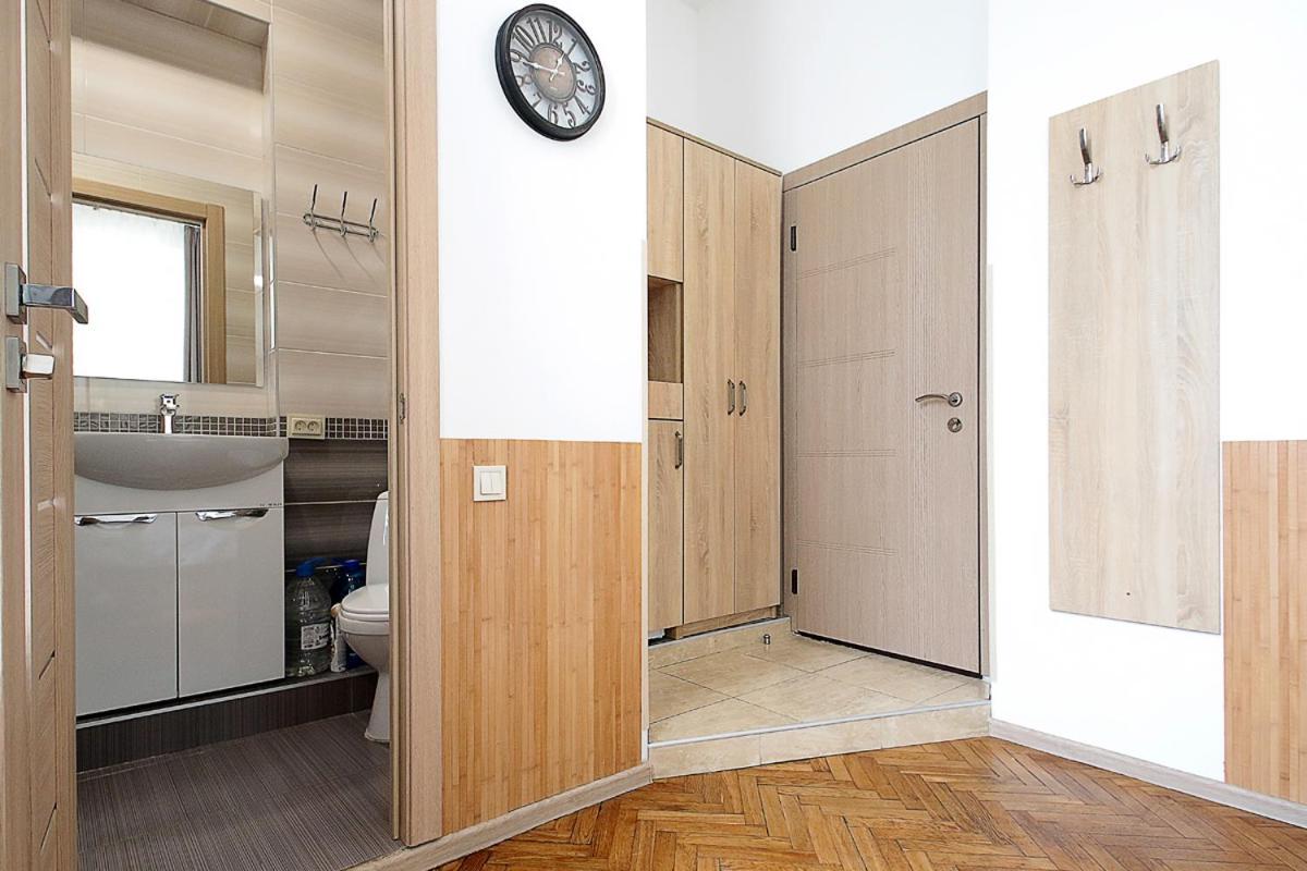 Buk Apartments On Doroshenka 29 Lviv Exterior photo