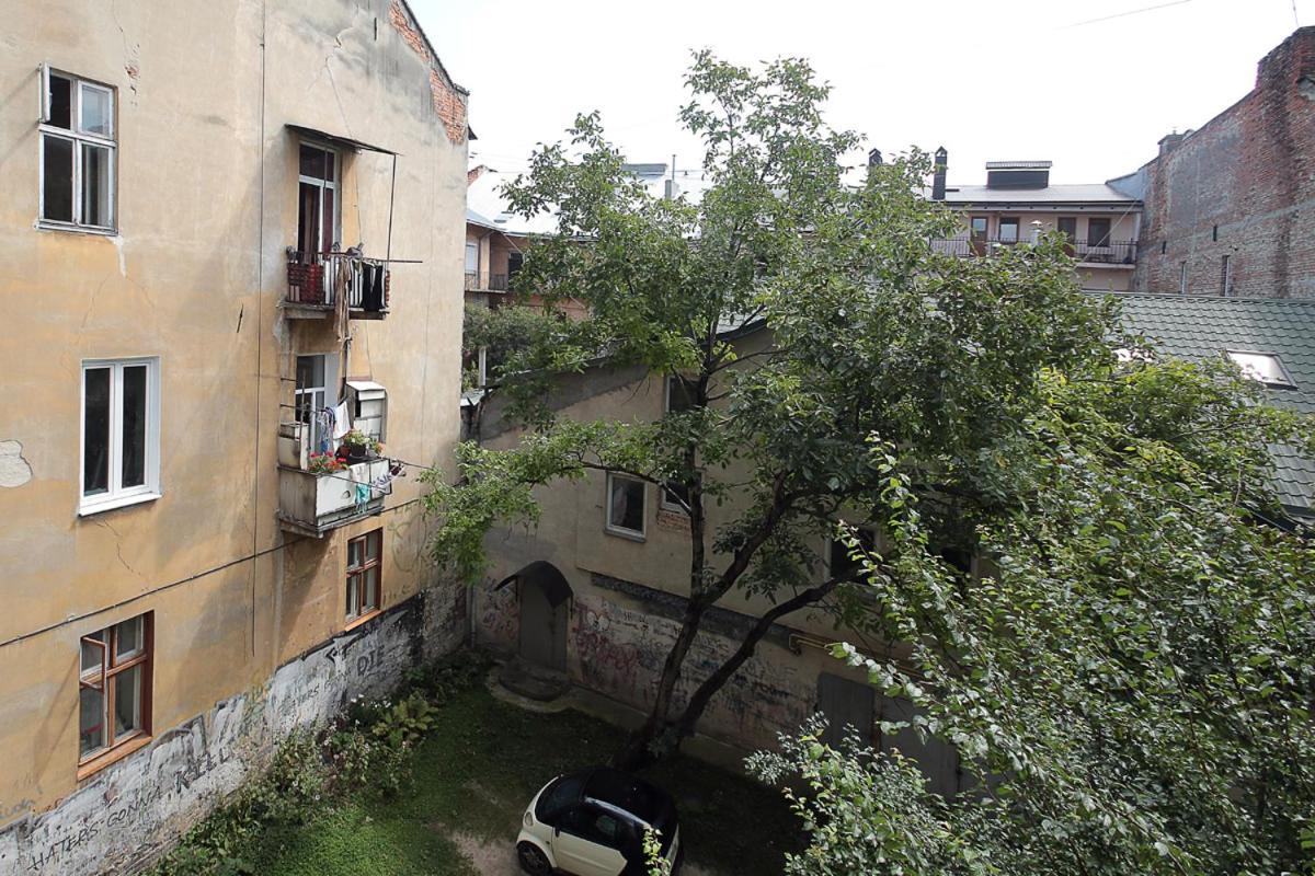 Buk Apartments On Doroshenka 29 Lviv Exterior photo