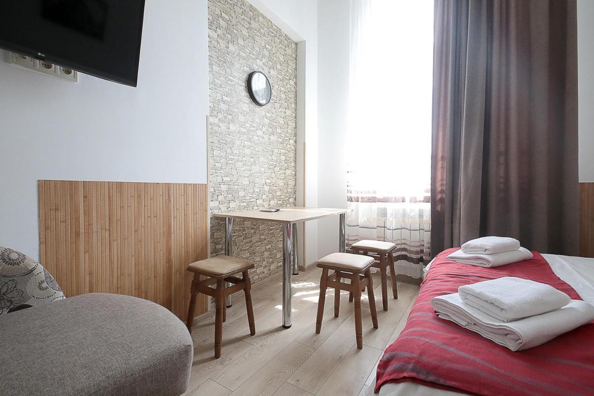Buk Apartments On Doroshenka 29 Lviv Exterior photo